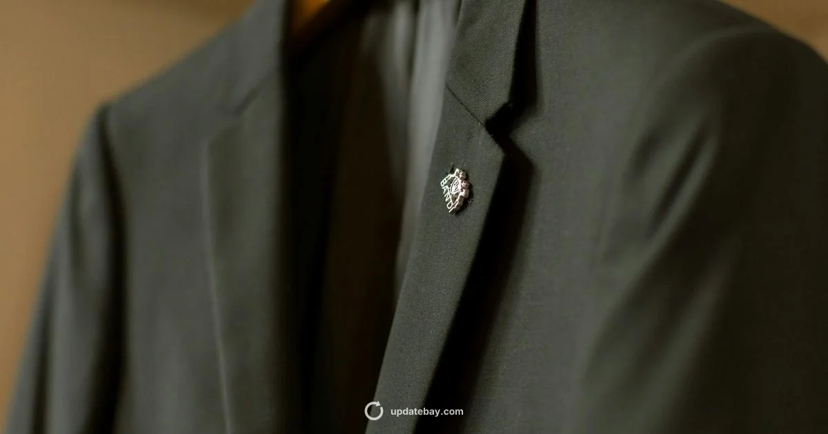 Patch vs Badge Patch vs Badge - Update Bay