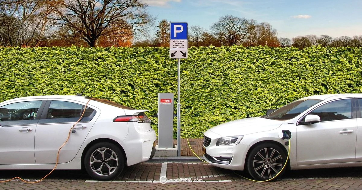 Update While Charging - Update Bay